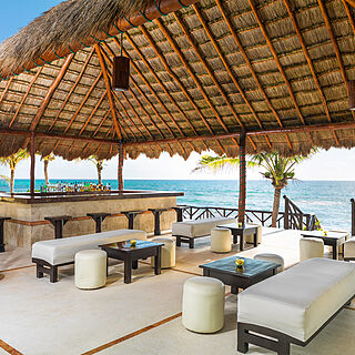 Casitas Royale — Bar