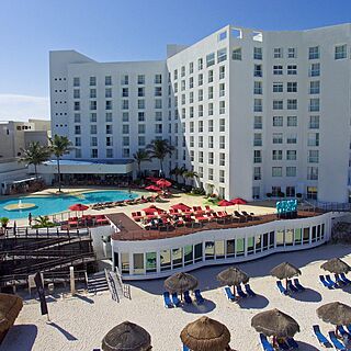 Sunset Royal Beach Resort — Exterior