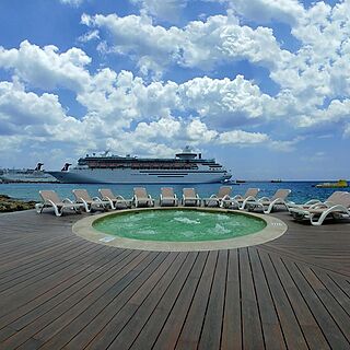 Grand Park Royal Cozumel — Hot Tub