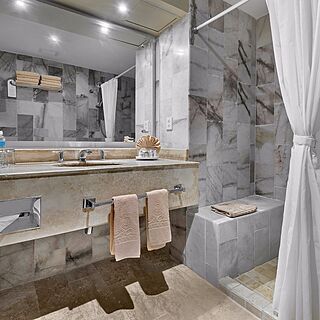 El Moro Tower el Cid at Mazatlan — Sample Bathroom