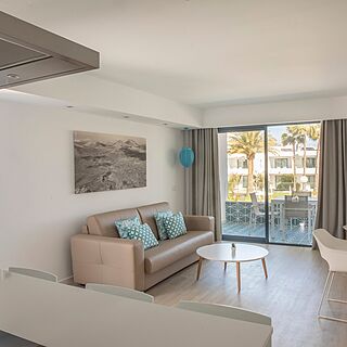 Oasis Lanz Beach Mate — Sample Living Area