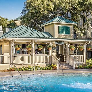 Marriott's Barony Beach Club — All Y'all's Pool Bar and Restaurant