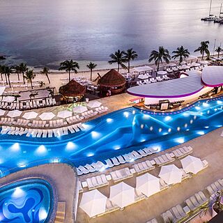 Temptation Resort & Spa — Pool