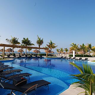 BlueBay Grand Esmeralda — Pool