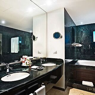 Occidental Grand Xcaret — Sample Bathroom