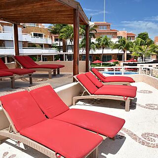 Sunset Fishermen Spa & Resort — Pool Area