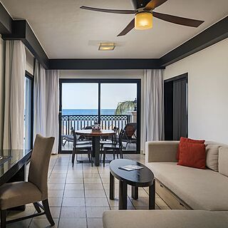 Ocean Coral & Ocean Turquesa &mdash; Sample Living Area