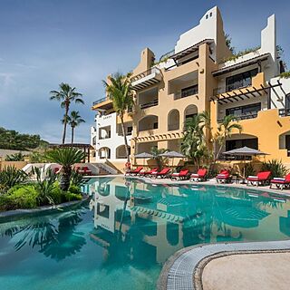 Marina Fiesta Resort — Pool