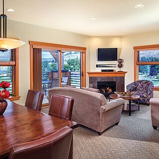WorldMark Chelan - Lake House — Sample Living Area