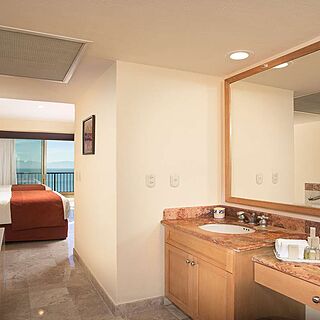 Villa del Palmar Flamingos — Sample Bathroom