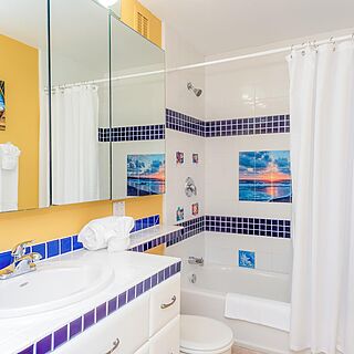 Capri by the Sea — Sample Bathroom