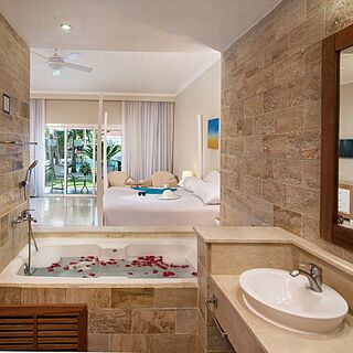 Cofresi Palm Beach & Spa Resort — Sample Bathroom