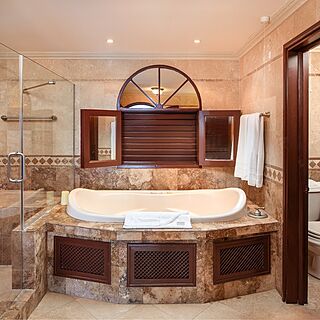 The Crane, a Hilton Grand Vacations Club — Sample Bathroom