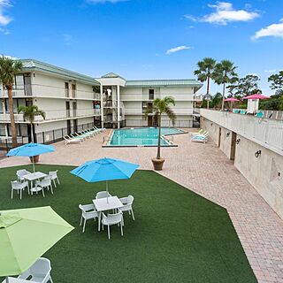 Park Royal Orlando — Pool Area