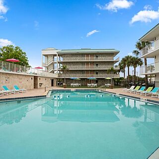 Park Royal Orlando — Pool