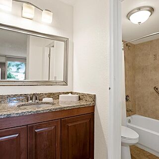 Park Royal Orlando — Sample Bathroom