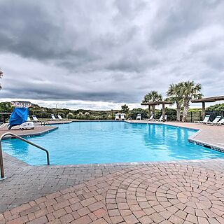 Sands Villa Resort — Pool