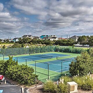 Sands Villa Resort — Tennis Court