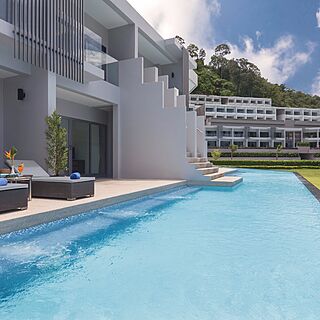 Club Unique at Patong Bay Hill Resort — Pool