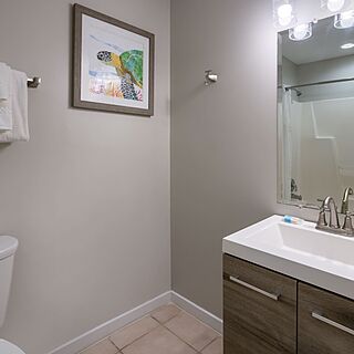 Atlantic Beach Resort &mdash; Sample Bathroom