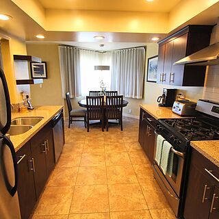 Four Seasons Pacifica &mdash; Sample Kitchen