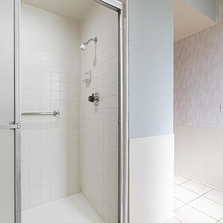 Casitas del Monte &mdash; Sample Bathroom