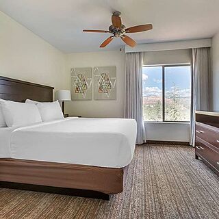 Hilton Vacation Club Sedona Summit — Sample Bedroom
