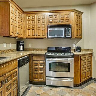 Hilton Vacation Club Sedona Summit — Sample Kitchen