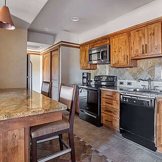 Hilton Vacation Club Sedona Summit &mdash; Sample Kitchen