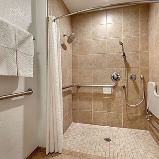 Hilton Vacation Club Sedona Summit &mdash; Sample Bathroom