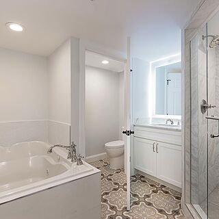 Westgate Historic Williamsburg — Sample Bathroom