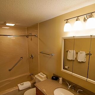 Village of Loon Mountain Lodges — Sample Bathroom