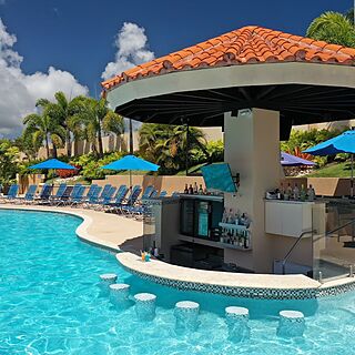Park Royal Homestay Club Cala Puerto Rico — Pool Bar