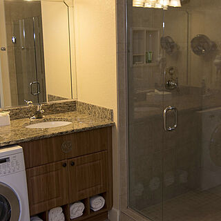 Westgate Town Center &mdash; Sample Bathroom