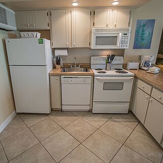 Sea Club IV — Sample Kitchen