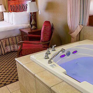 Westgate Lakes Resort & Spa — Villa Master Bathroom