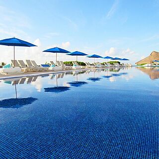 Live Aqua Beach Resort Cancun — Pool