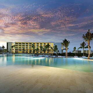 Grand Palladium Costa Mujeres Resort & Spa — Pool