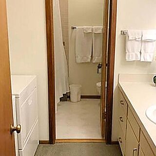 Jackson Hole Vacation Condominiums — Sample Bathroom