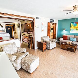 Mariner's Boathouse & Beach Resort — Sample Living Area