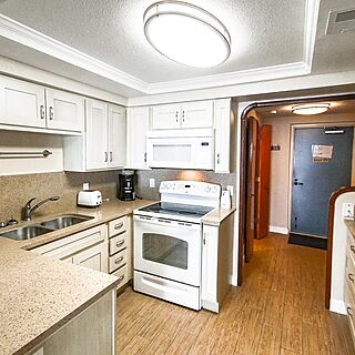 Mariner's Boathouse & Beach Resort — Sample Kitchen