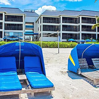 Mariner's Boathouse & Beach Resort — Beach