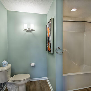Woodstone at Massanutten & Woodstone Casas — Sample Bathroom