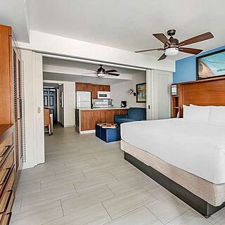 Hilton Vacation Club Flamingo Beach St. Maarten — Sample Bedroom