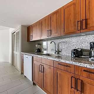 Hilton Vacation Club Royal Palm St. Maarten — Sample Kitchen