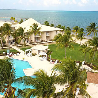Grand Caymanian Resort — Grounds