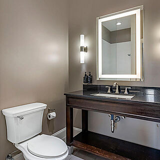 Bluegreen Downtown Nashville — Sample Bathroom
