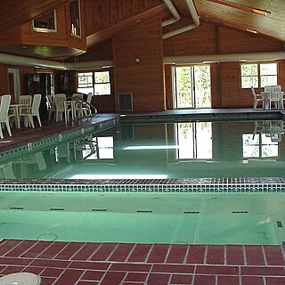 Moosehead Cottage Resort — - Indoor Pool