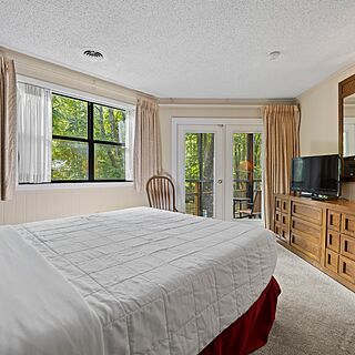 Peppertree Maggie Valley — Sample Bedroom