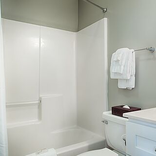 Club Wyndham Ocean Ridge — Sample Bathroom